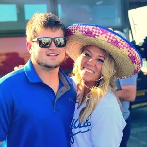 Meet your Posher, Caitlin